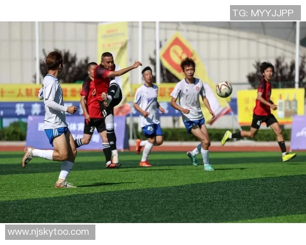 足球明星登陆中国抖音引发热潮粉丝狂欢互动不断精彩瞬间不容错过