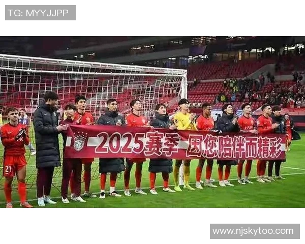 武汉迎来足球巨星加盟掀起热潮球迷期待新赛季精彩表现