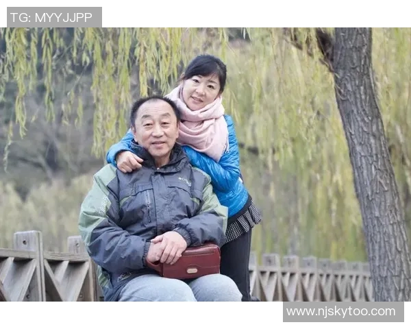 足球明星与粉丝深情互动感人瞬间记录温暖心灵的美好时刻